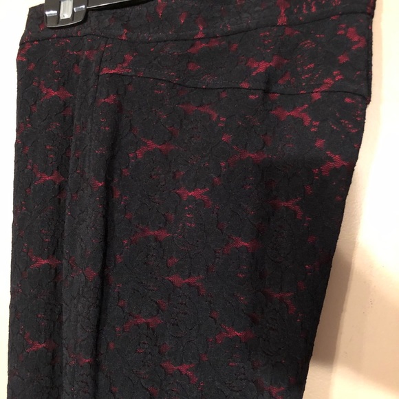 Joseph Ribkoff Size 14 black lace/red lined pants - Picture 3 of 5